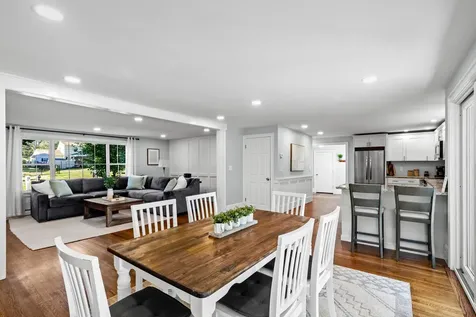 10 Irving Street Salem NH 03079