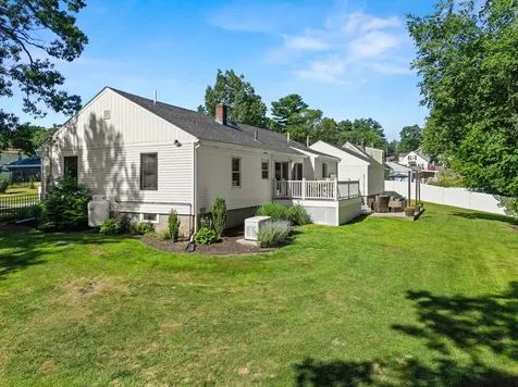 10 Irving Street Salem NH 03079