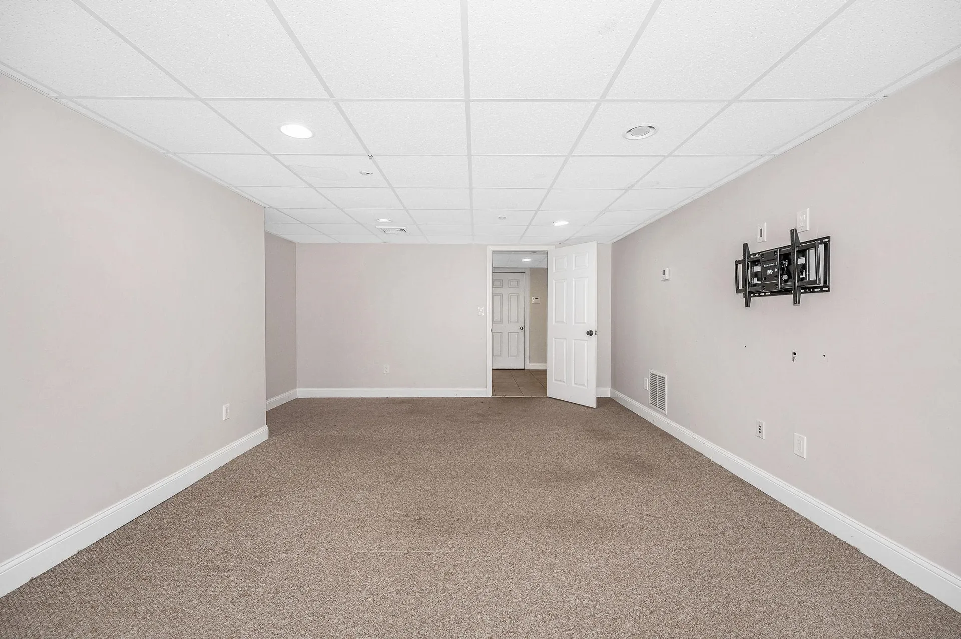 7 Oak Ridge Drive Atkinson NH 03811