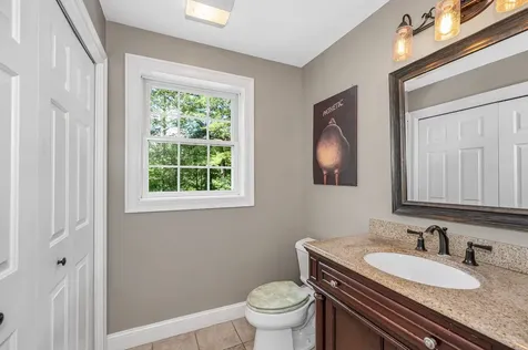 7 Oak Ridge Drive Atkinson NH 03811
