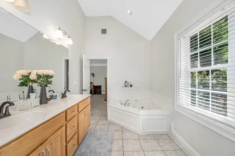 7 Oak Ridge Drive Atkinson NH 03811