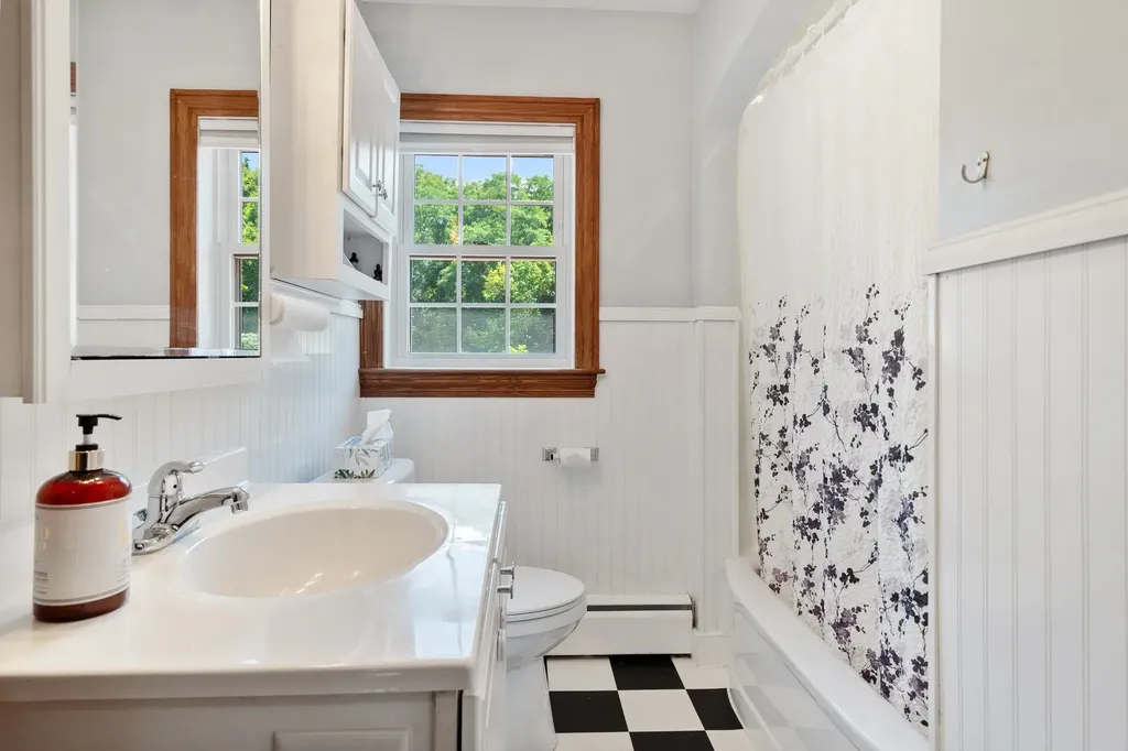 19 Pleasant Street Merrimack NH 03054