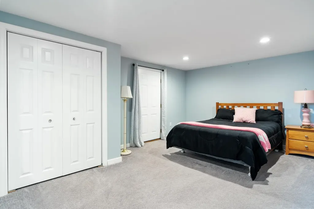 19 Pleasant Street Merrimack NH 03054