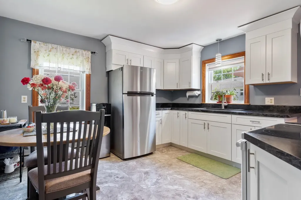 19 Pleasant Street Merrimack NH 03054