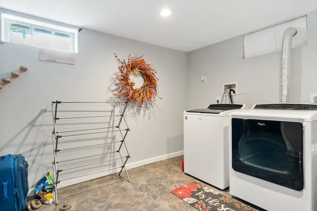 19 Pleasant Street Merrimack NH 03054