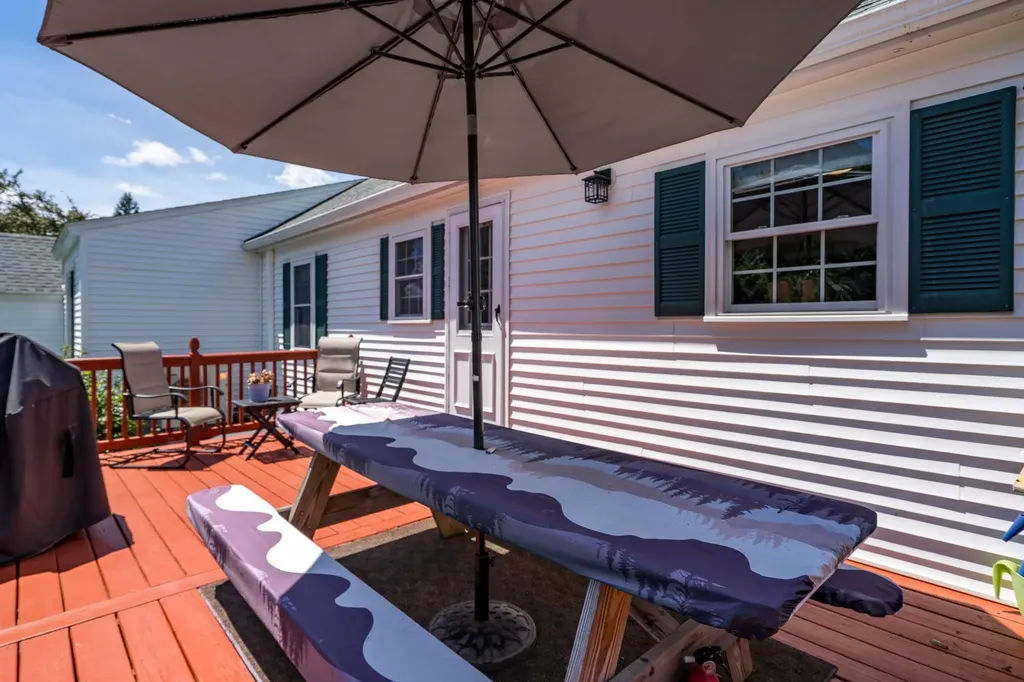 19 Pleasant Street Merrimack NH 03054