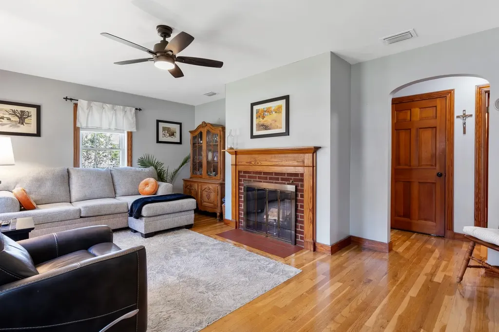 19 Pleasant Street Merrimack NH 03054