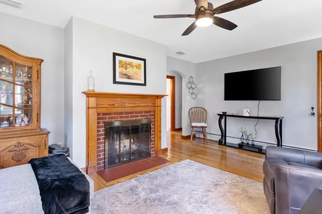 19 Pleasant Street Merrimack NH 03054