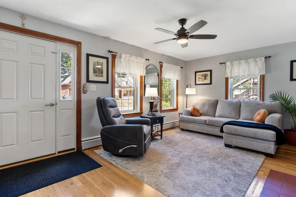 19 Pleasant Street Merrimack NH 03054
