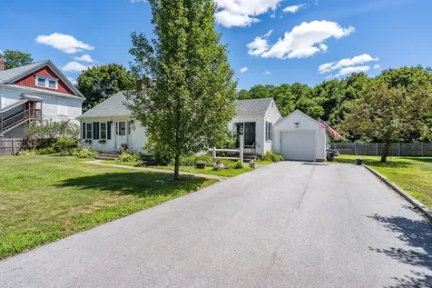 19 Pleasant Street Merrimack NH 03054