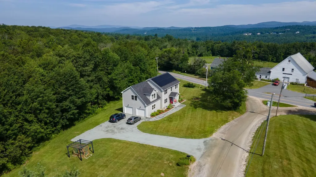 18 Stonehouse Road New London NH 03257