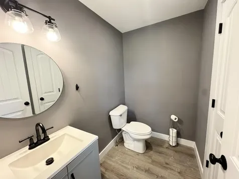 18 Stonehouse Road New London NH 03257