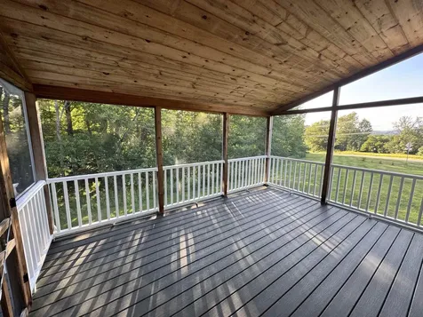 18 Stonehouse Road New London NH 03257