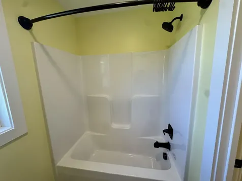 18 Stonehouse Road New London NH 03257