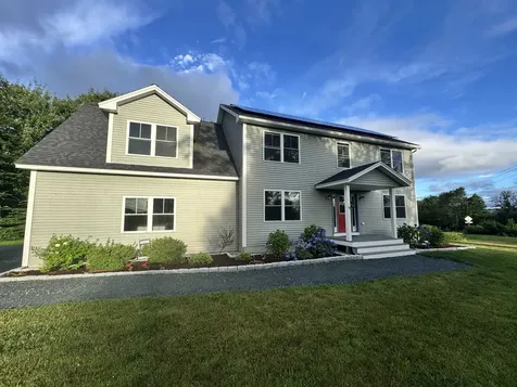 18 Stonehouse Road New London NH 03257