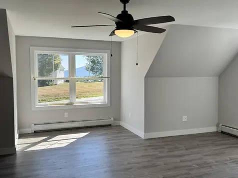 18 Stonehouse Road New London NH 03257