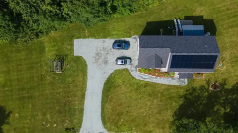 18 Stonehouse Road New London NH 03257