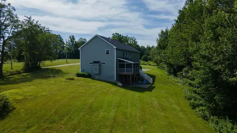 18 Stonehouse Road New London NH 03257