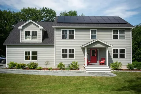 18 Stonehouse Road New London NH 03257