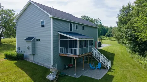 18 Stonehouse Road New London NH 03257