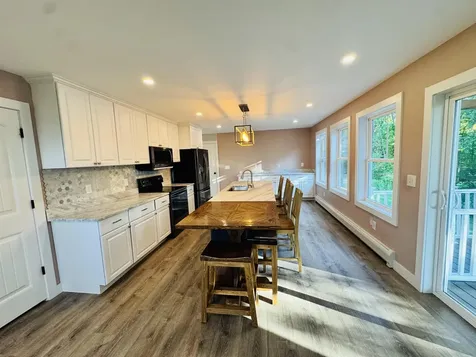 18 Stonehouse Road New London NH 03257