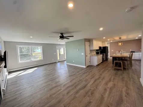 18 Stonehouse Road New London NH 03257