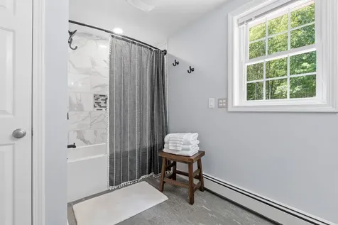 127 Hooksett Road Auburn NH 03032