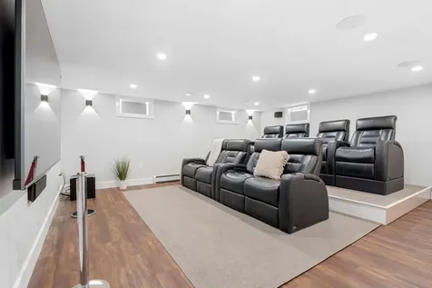 127 Hooksett Road Auburn NH 03032