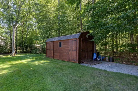 127 Hooksett Road Auburn NH 03032