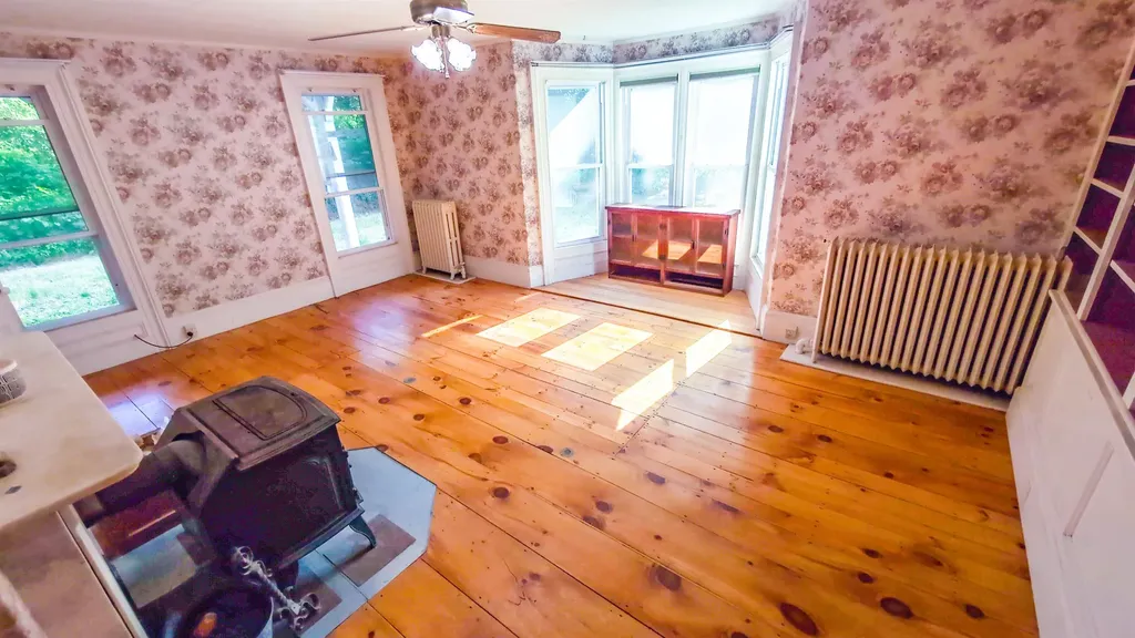 77 Grafton Street Lisbon NH 03585