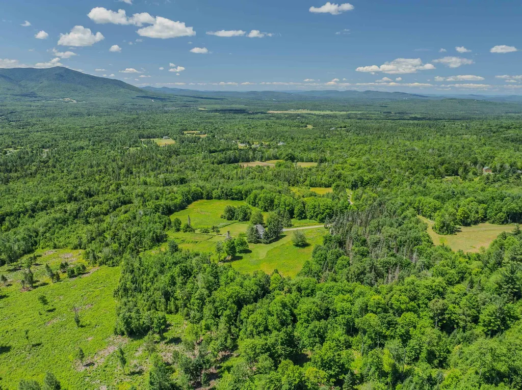 144 Hyfield Lane Jefferson NH 03583