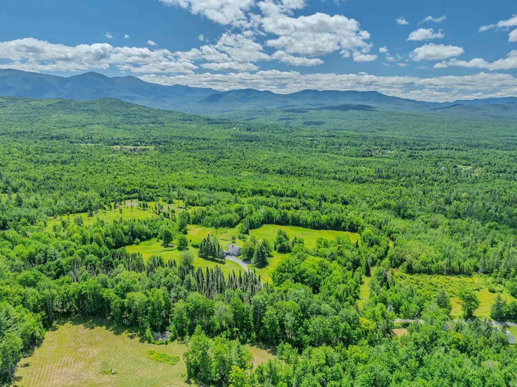 144 Hyfield Lane Jefferson NH 03583