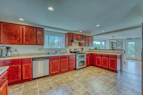 144 Hyfield Lane Jefferson NH 03583