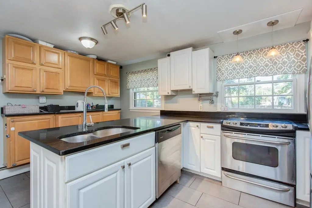3 Rugby Road Nashua NH 03063