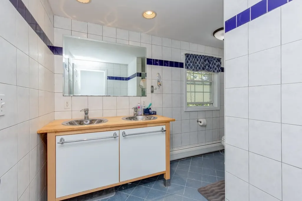 3 Rugby Road Nashua NH 03063