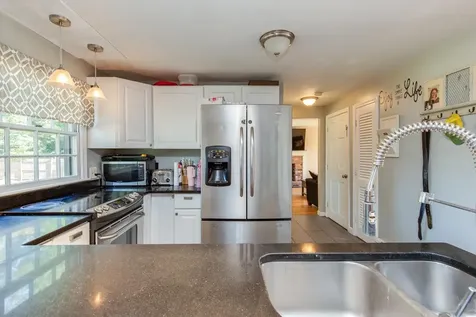 3 Rugby Road Nashua NH 03063