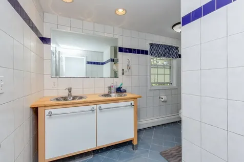 3 Rugby Road Nashua NH 03063