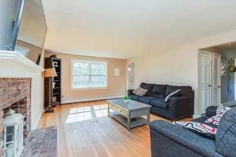 3 Rugby Road Nashua NH 03063