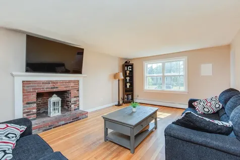 3 Rugby Road Nashua NH 03063