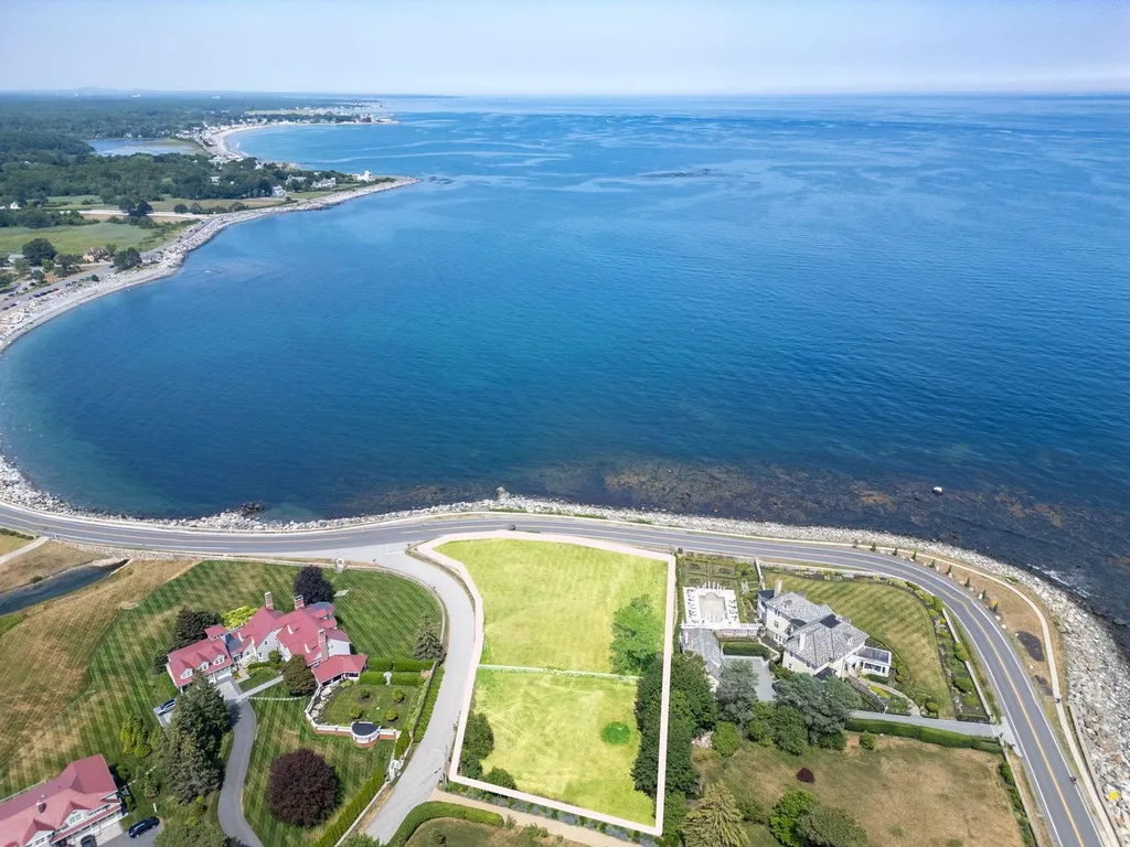 33 Willow Avenue North Hampton NH 03862