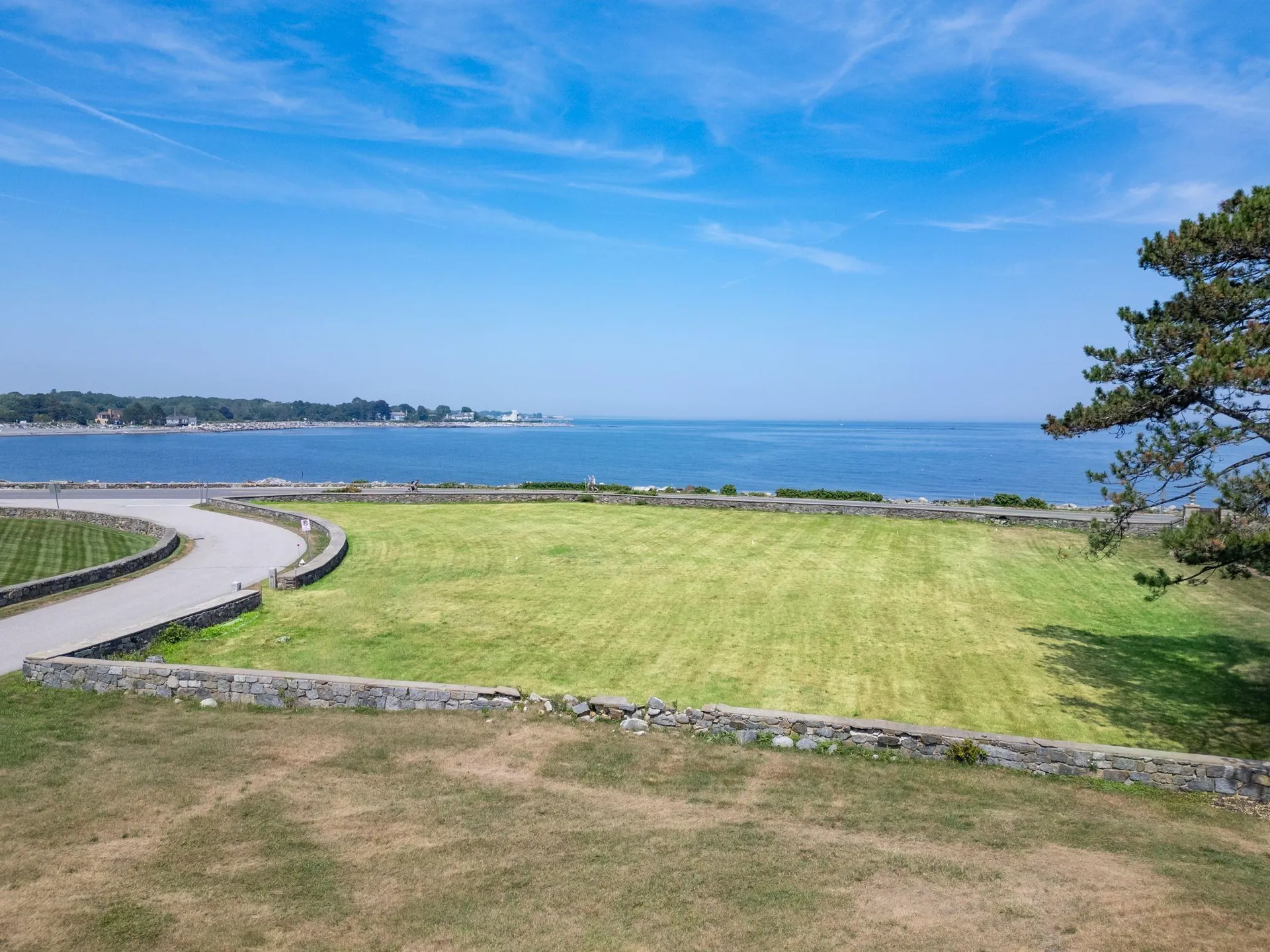 33 Willow Avenue North Hampton NH 03862