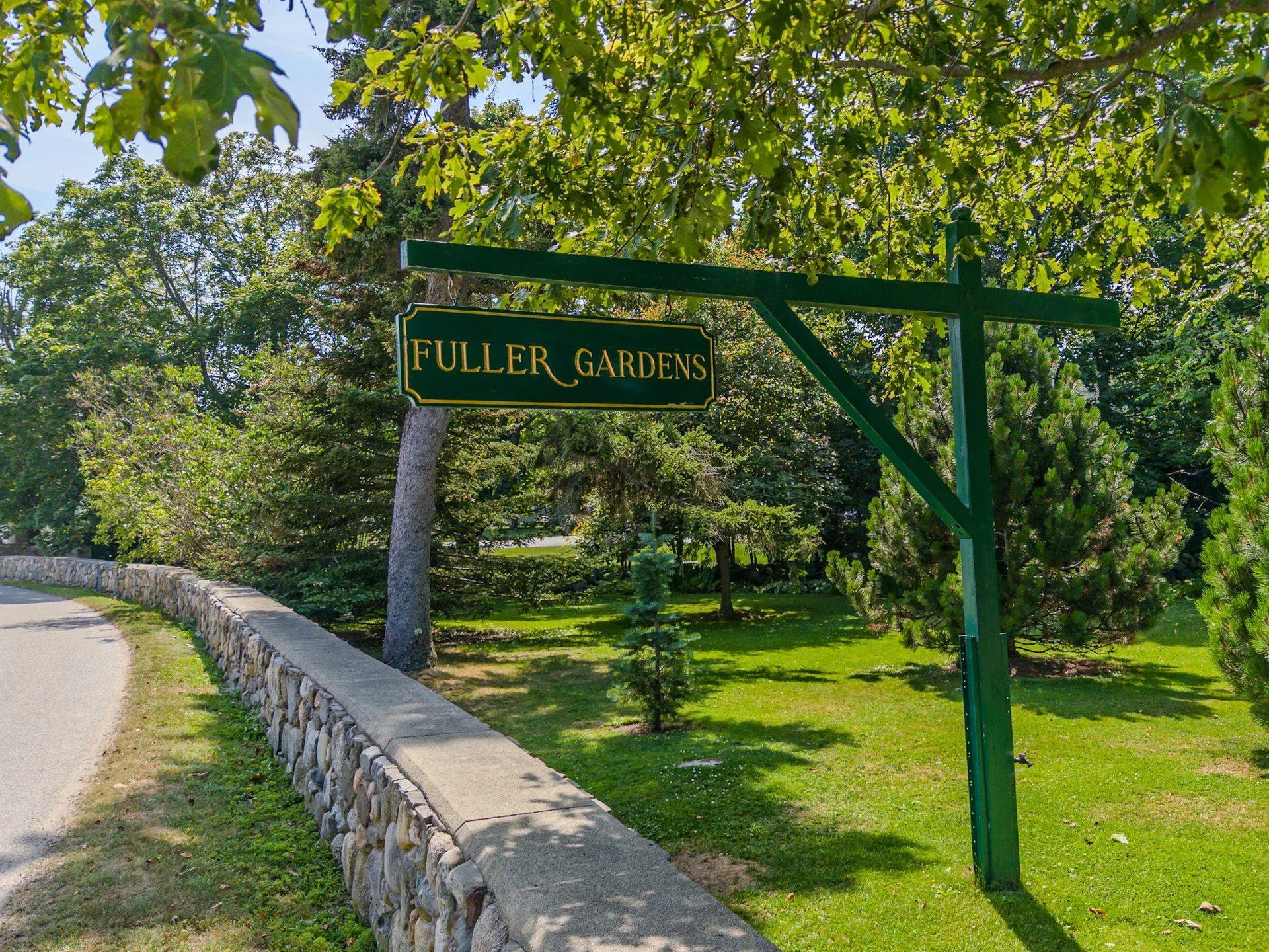 33 Willow Avenue North Hampton NH 03862