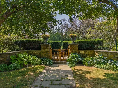 33 Willow Avenue North Hampton NH 03862