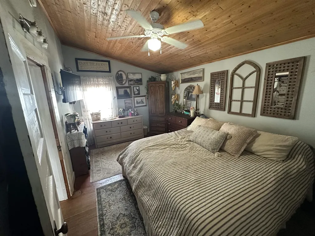 12 Locke Terrace St. Albans City VT 05478-9631