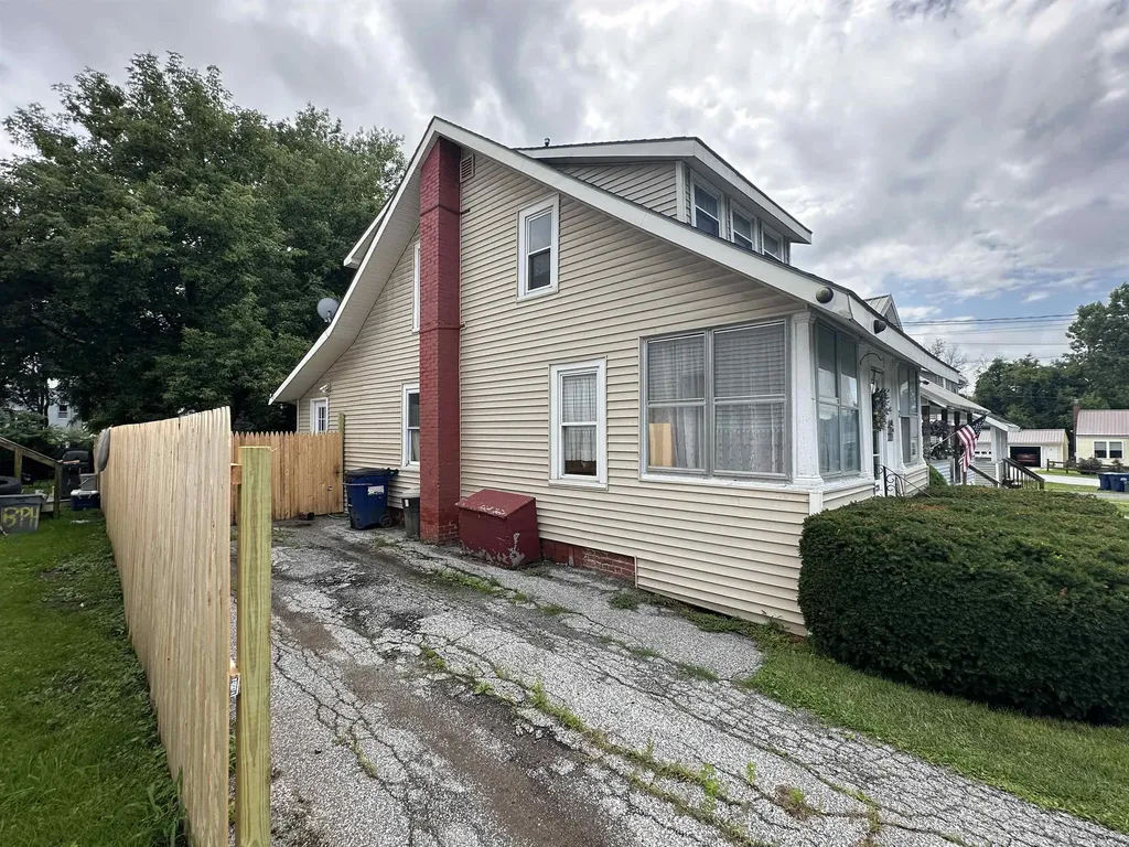12 Locke Terrace St. Albans City VT 05478-9631