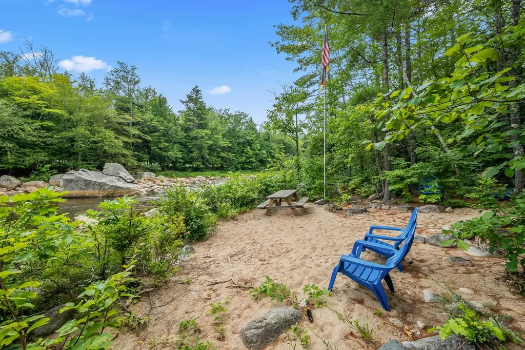 46 Johnson Road Albany NH 03818