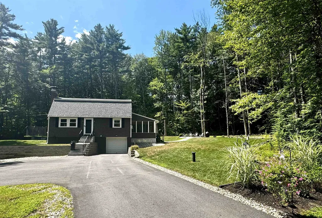 12 Deerwood Drive Amherst NH 03031