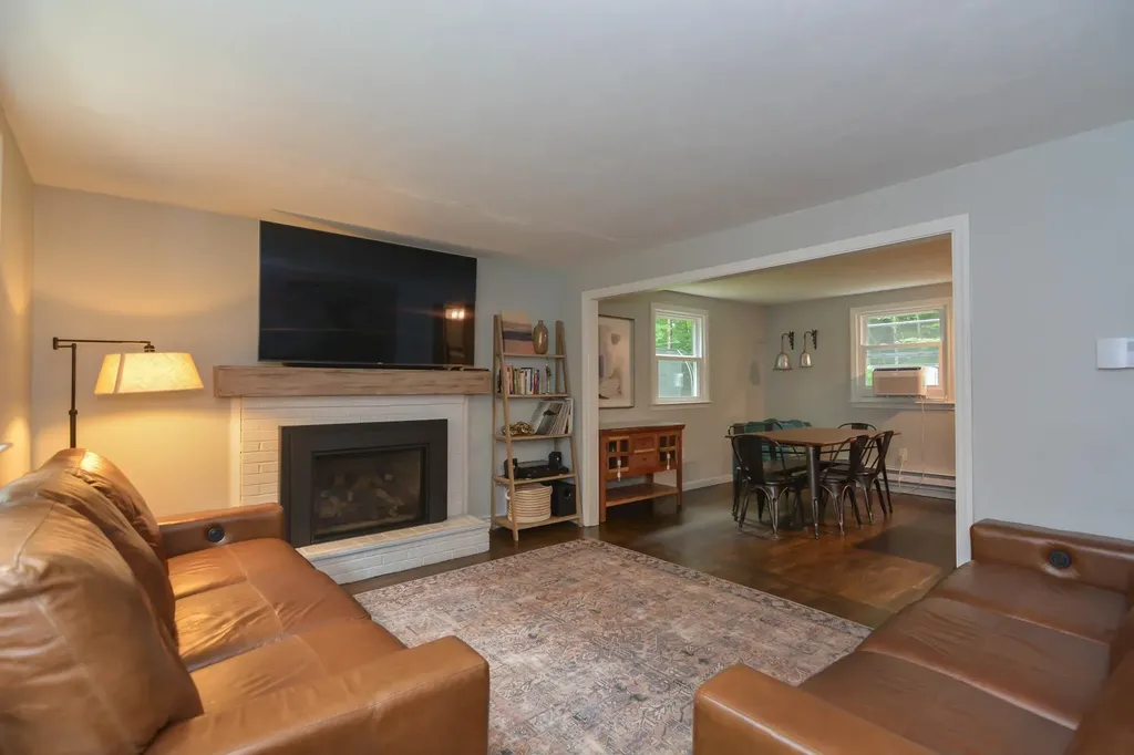 12 Deerwood Drive Amherst NH 03031