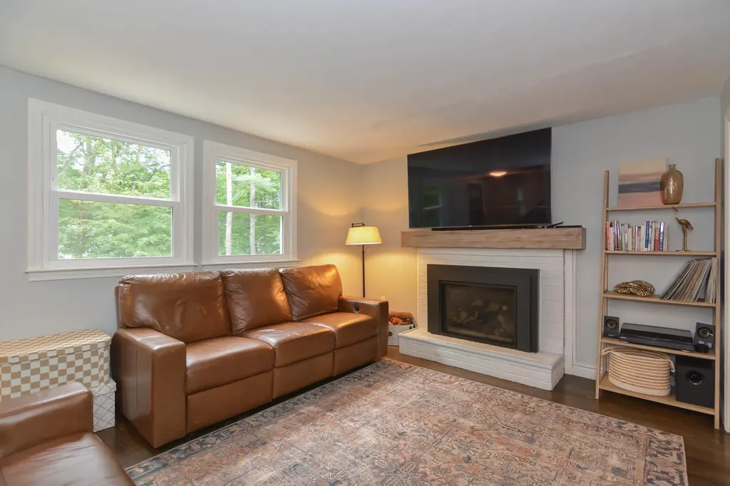 12 Deerwood Drive Amherst NH 03031