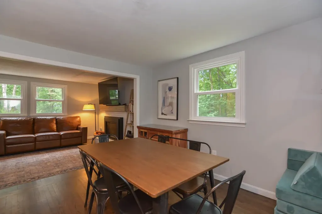 12 Deerwood Drive Amherst NH 03031